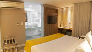 Minibar, caja fuerte, cortinas opacas y sistema de insonorización