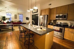 House | Private kitchen | Fridge, microwave, oven, stovetop