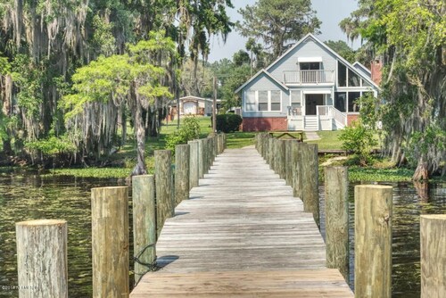 Relax at this River Front Home Along the St John's River Holiday home 3