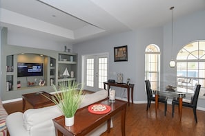 House | Living room | Flat-screen TV - Villa Grobben - Executive - 4 Bedroom (Inverness)