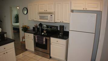 House | Private kitchen | Fridge, microwave, oven, stovetop