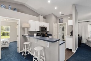 Fridge, microwave, stovetop, dishwasher - Villa Ciska - Comfort - 3 X Masterbedroom (Inverness)