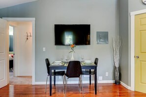 Departamento | Sala de estar | Televisión, Netflix y servicios de streaming 