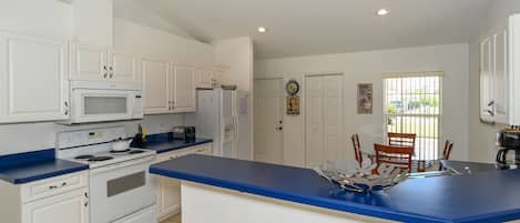 House | Private kitchen | Fridge, microwave, coffee/tea maker, toaster