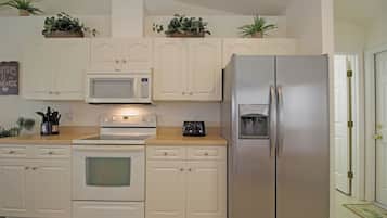 Comfort-Villa | Eigene Küche | Kühlschrank, Mikrowelle, Ofen, Herdplatte