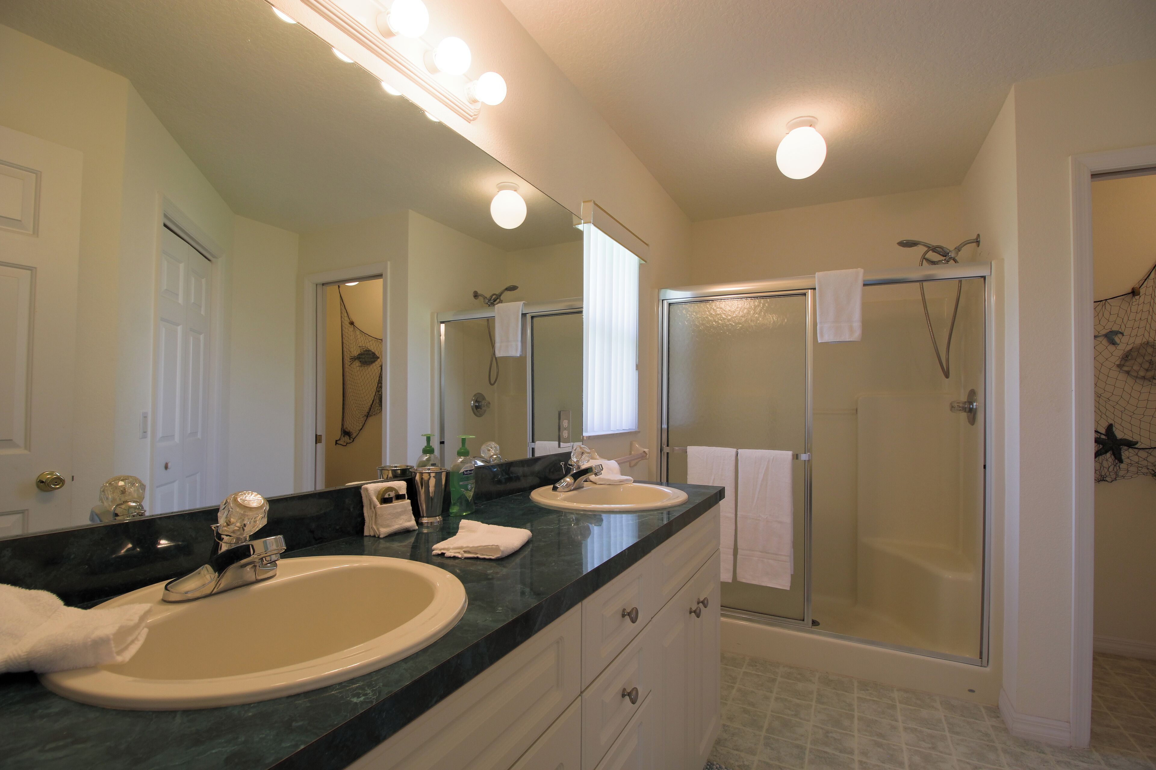 Villa Confort | Baño | Amenidades de baño gratuitas, secadora de cabello, toallas 