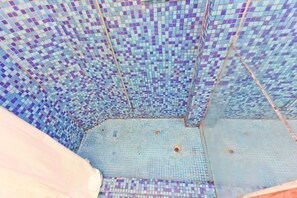 Casa | Regadera en el baño