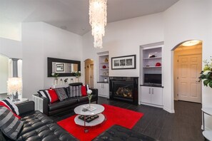 House | Living room | Flat-screen TV - Villa Ruyper - Executive - 4 Bedroom (Inverness)