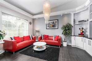 House | Living room | Flat-screen TV - Villa Ruyper - Executive - 4 Bedroom (Inverness)