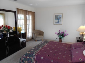 3 habitaciones, tabla de planchar con plancha, cunas y wifi gratis