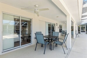 Terrace/patio - Villa Huisman - Comfort - 3 Bedroom (Inverness)