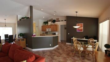 3 bedrooms, iron/ironing board, cots/infant beds, free WiFi