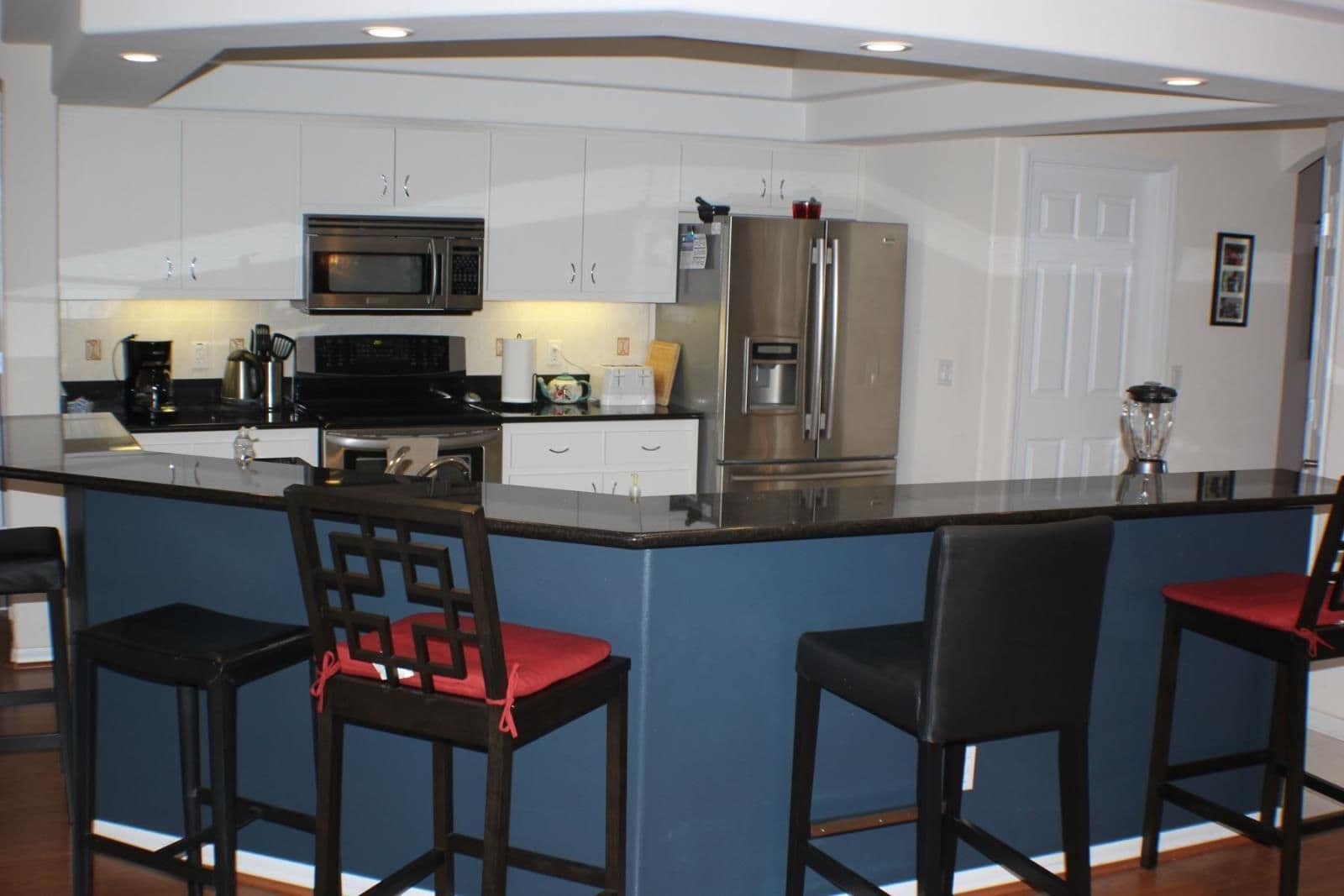 House | Private kitchen | Fridge, microwave, oven, stovetop