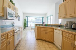 Fridge, microwave, oven, coffee/tea maker