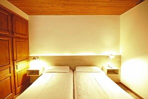 Kamar Twin | Tirai kedap cahaya, setrika/meja setrika, dan tempat tidur bayi gratis