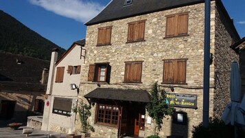 Fachada de la propiedad