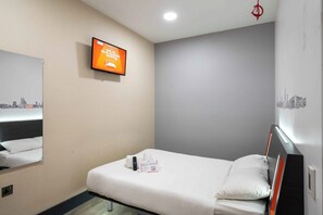 Double Room, Accessible (No Windows) | Memory foam beds, soundproofing, iron/ironing board, free WiFi - easyHotel Ipswich (Ipswich)