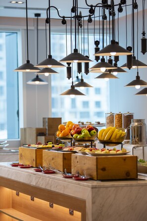 Daily continental breakfast for a fee - Centara West Bay Hotel & Residences Doha (Doha)