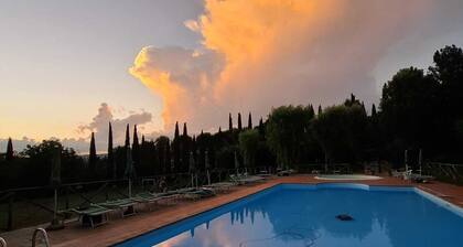 Résidence Itrana-Le Gorghe di Valmarino en Ombrie à 5 km de Pérouse Piscine et WIFI