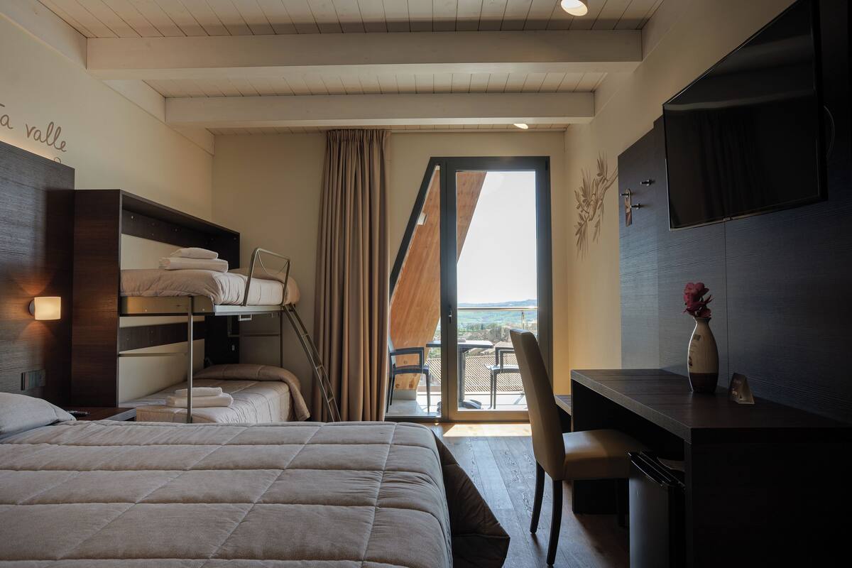 superior quadruple room | desk, soundproofing, free wifi