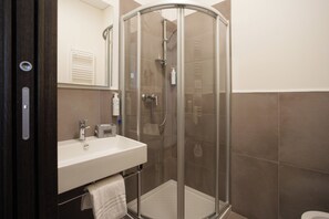 Classic Double or Twin Room | Desk, soundproofing, free WiFi