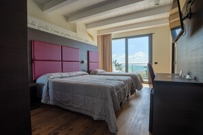 Superior Triple Room | Desk, soundproofing, free WiFi - Albergo Ristorante Pizzeria Tonino (Recanati)