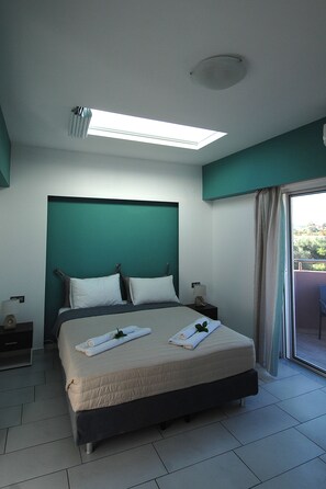 2 bedrooms, desk, iron/ironing board, free WiFi - Villa Renata is totally new with high standards build (Chania)