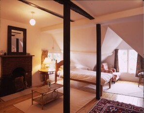 Escritorio, tabla de planchar con plancha y cunas gratuitas