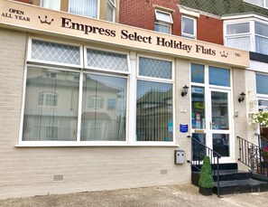 Property entrance - Empress Select Holiday Flats (Blackpool)