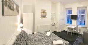 Studio (for 2) | Iron/ironing board, free WiFi, bed sheets