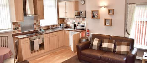 Family Apartment, 2 Bedrooms | Iron/ironing board, free WiFi, bed sheets