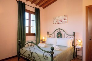 Traditional Suite | 2 bedrooms, minibar, free WiFi, bed sheets
