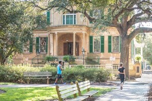 Exterior - Downtown Digs for Four, Walk Everywhere by Lucky Savannah (Savannah)