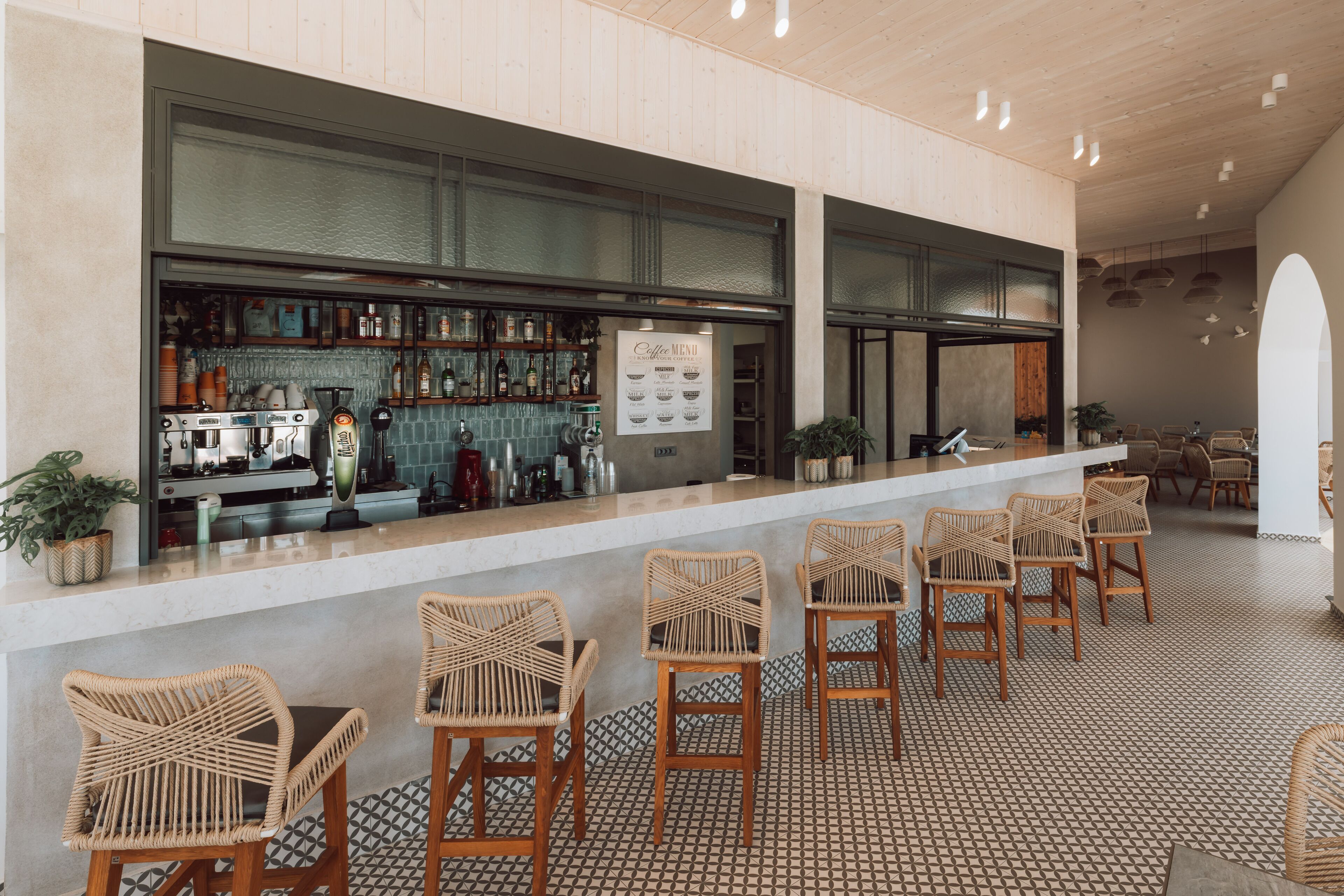 Bar ved bassenget