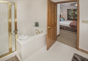 Condo, 2 Bedrooms | 2 bedrooms, iron/ironing board, free WiFi, bed sheets