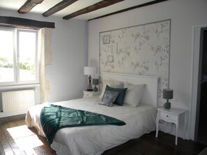 Iron/ironing board, free cots/infant beds, rollaway beds, free WiFi - Chambres d'hôtes du Domaine Val Bruant (Arc-en-Barrois)