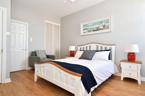 4 Schlafzimmer, Bügeleisen/Bügelbrett, WLAN, Bettwäsche