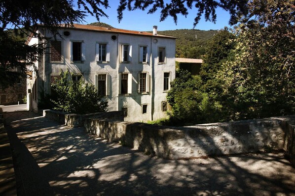 Fachada de la propiedad