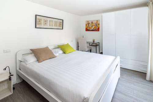 MILAN HOMEY APARTMENT：短期レンタル用の4ベッドルームアパートメント