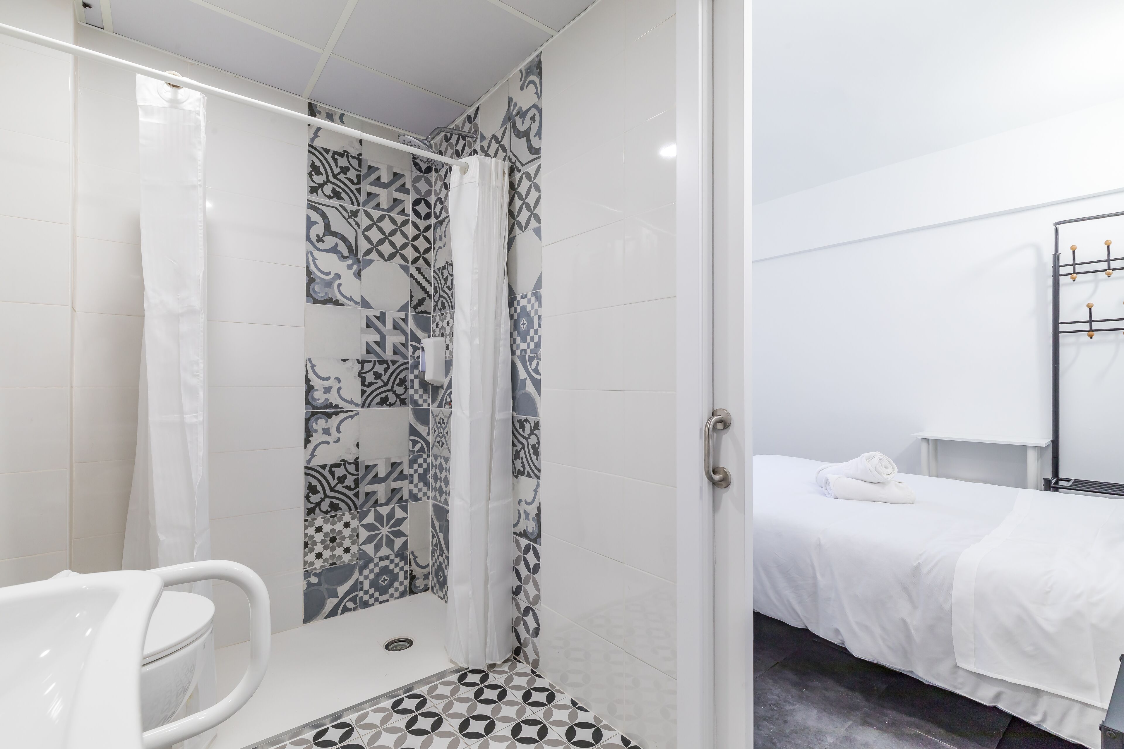 Photo - AYZ Ulises - Auto check-in property