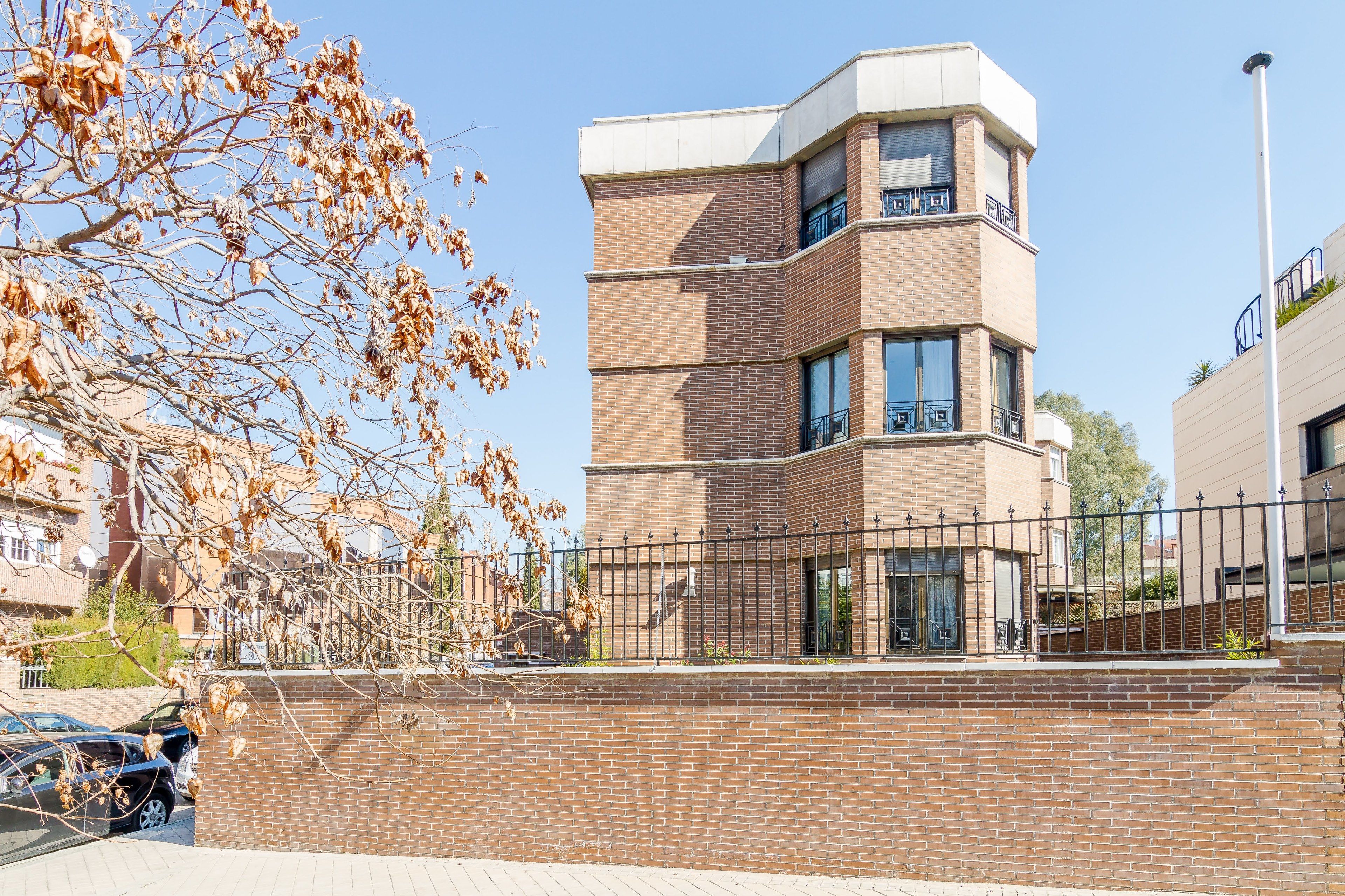 المنشأة من الخارج