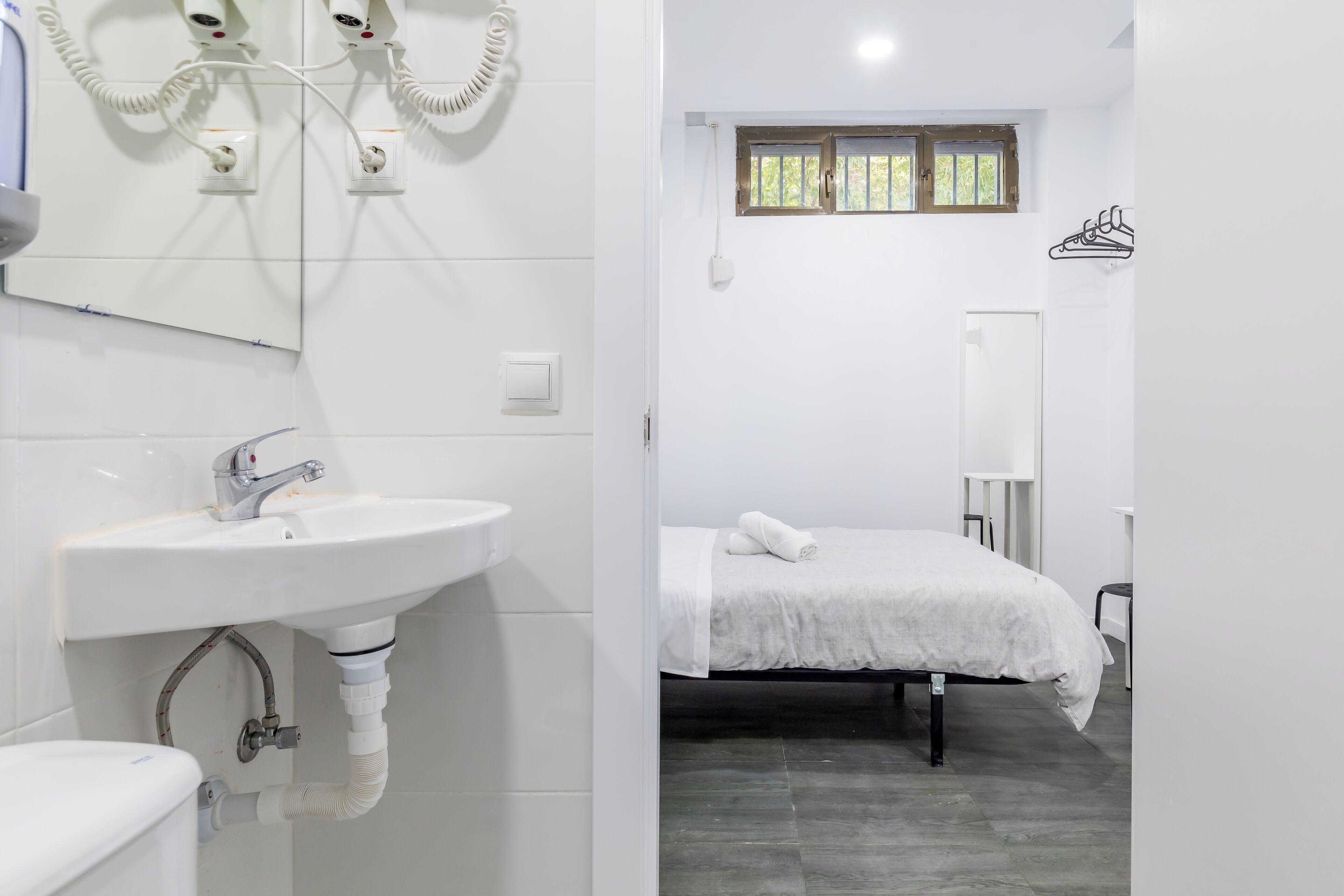 Photo - AYZ Ulises - Auto check-in property