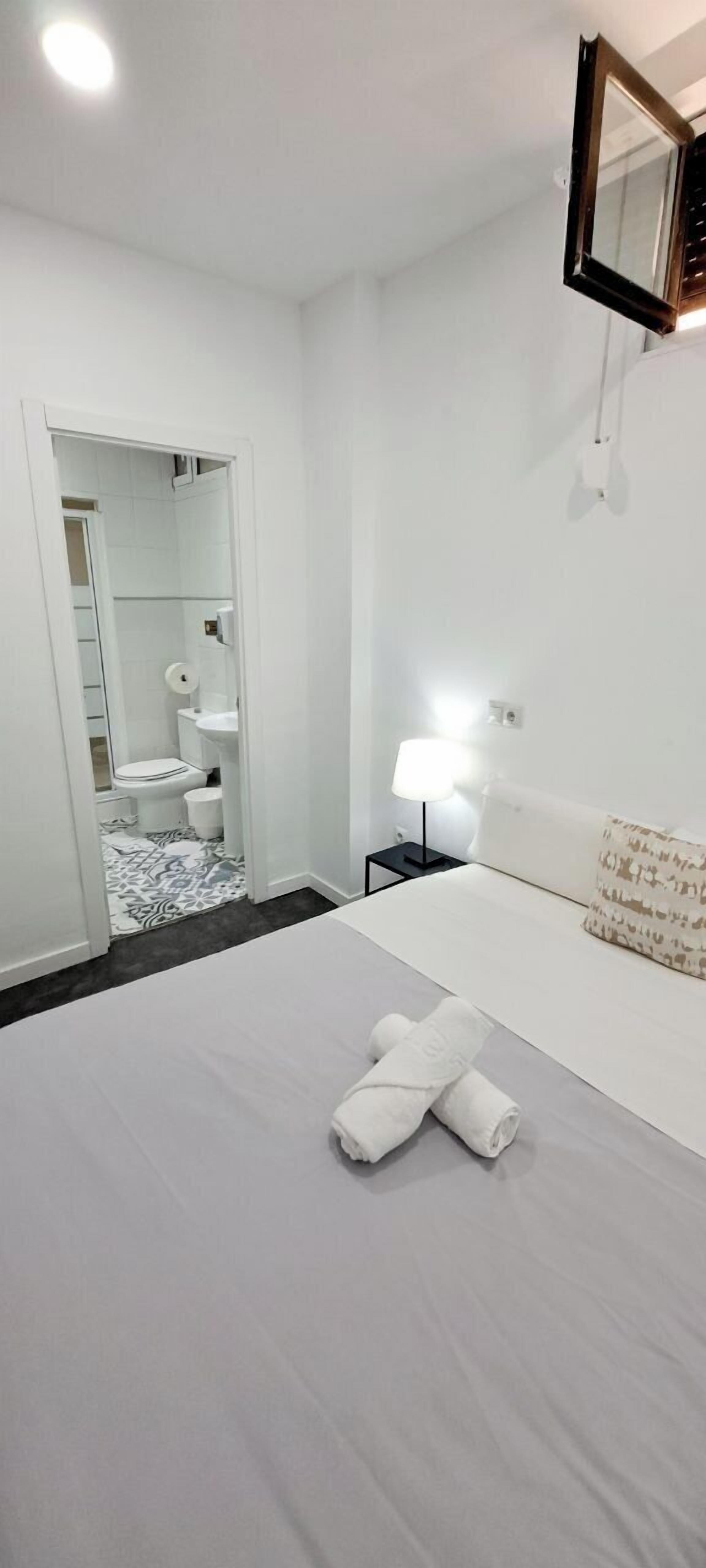 Photo - AYZ Ulises - Auto check-in property