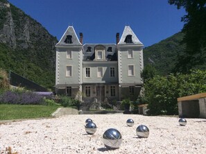 Fachada de la propiedad