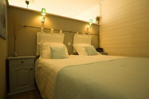 Cortinas blackout, tabla de planchar con plancha y wifi gratis