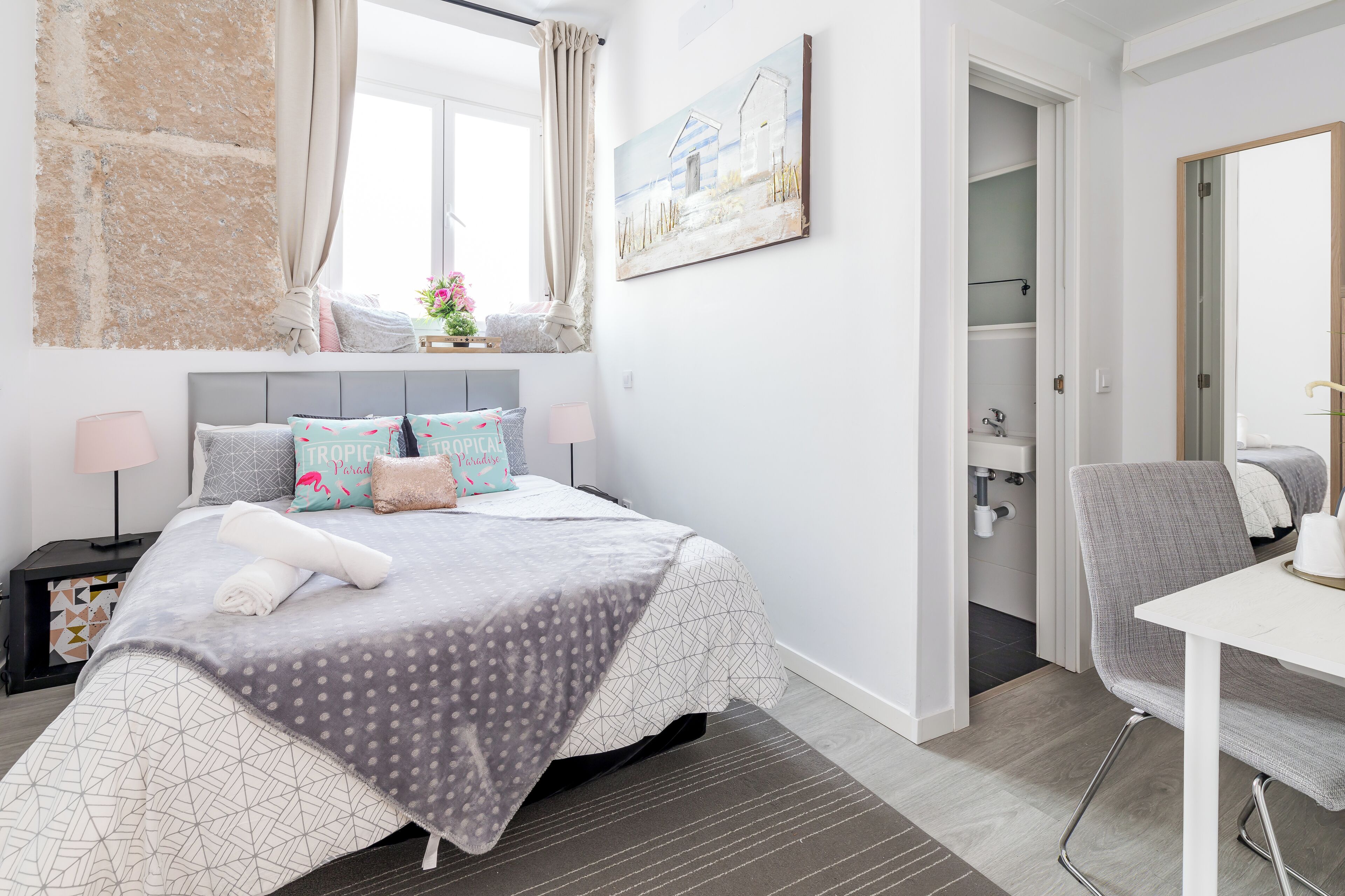 Classic Double Room, 1 Double Bed, Non Smoking, Private Bathroom | Desk, free WiFi, bed sheets