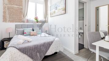 Classic Double Room, 1 Double Bed, Non Smoking, Private Bathroom | Desk, free WiFi, bed sheets