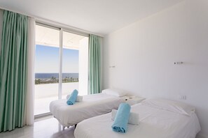 4 chambres, fer et planche à repasser, Wi-Fi gratuit, draps fournis