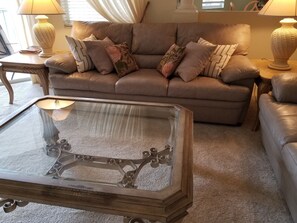 TV connectée, livres, chaîne hi-fi, imprimantes