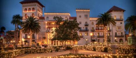 المنشأة من الخارج